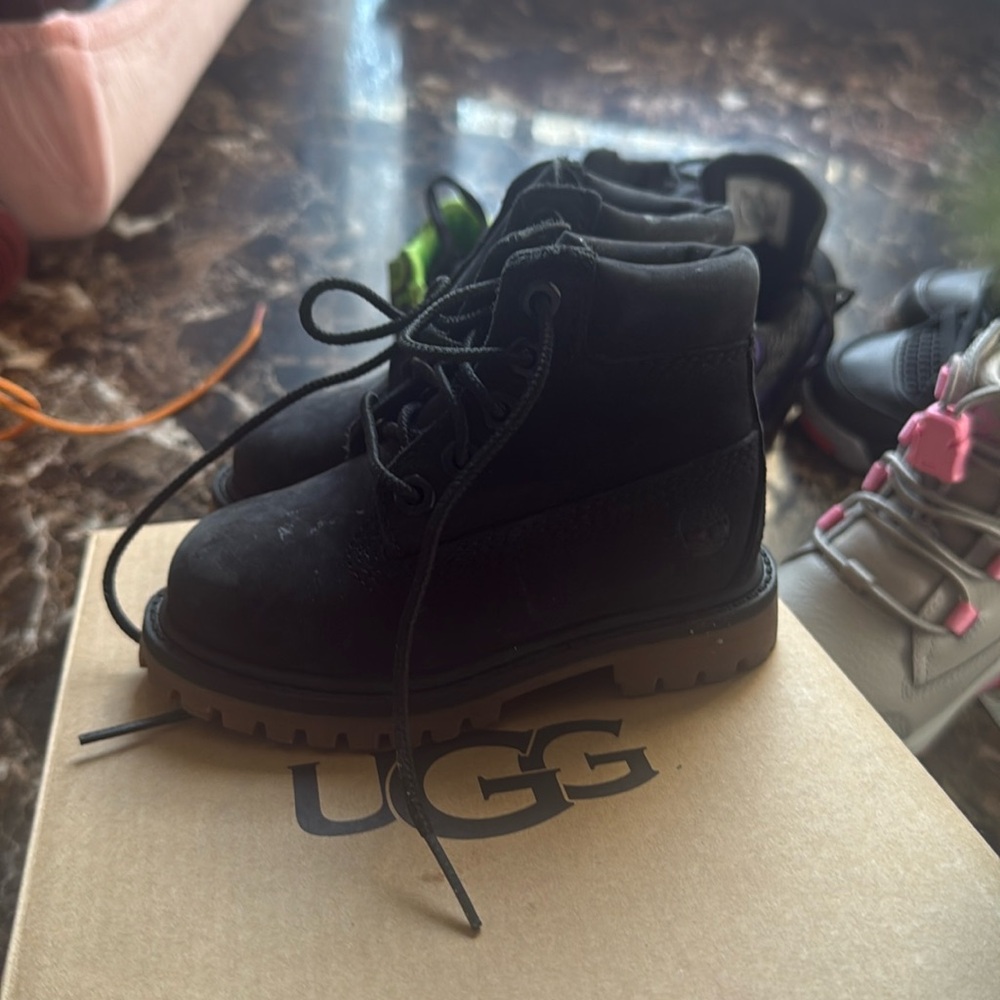 Kids shoes - Picture 1 of 4